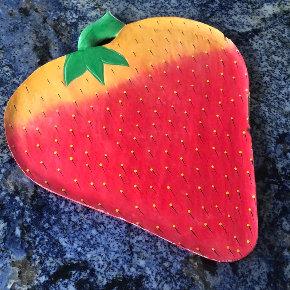 WOODEN STRAWBERRY PLATTER - Picture 8 of 10